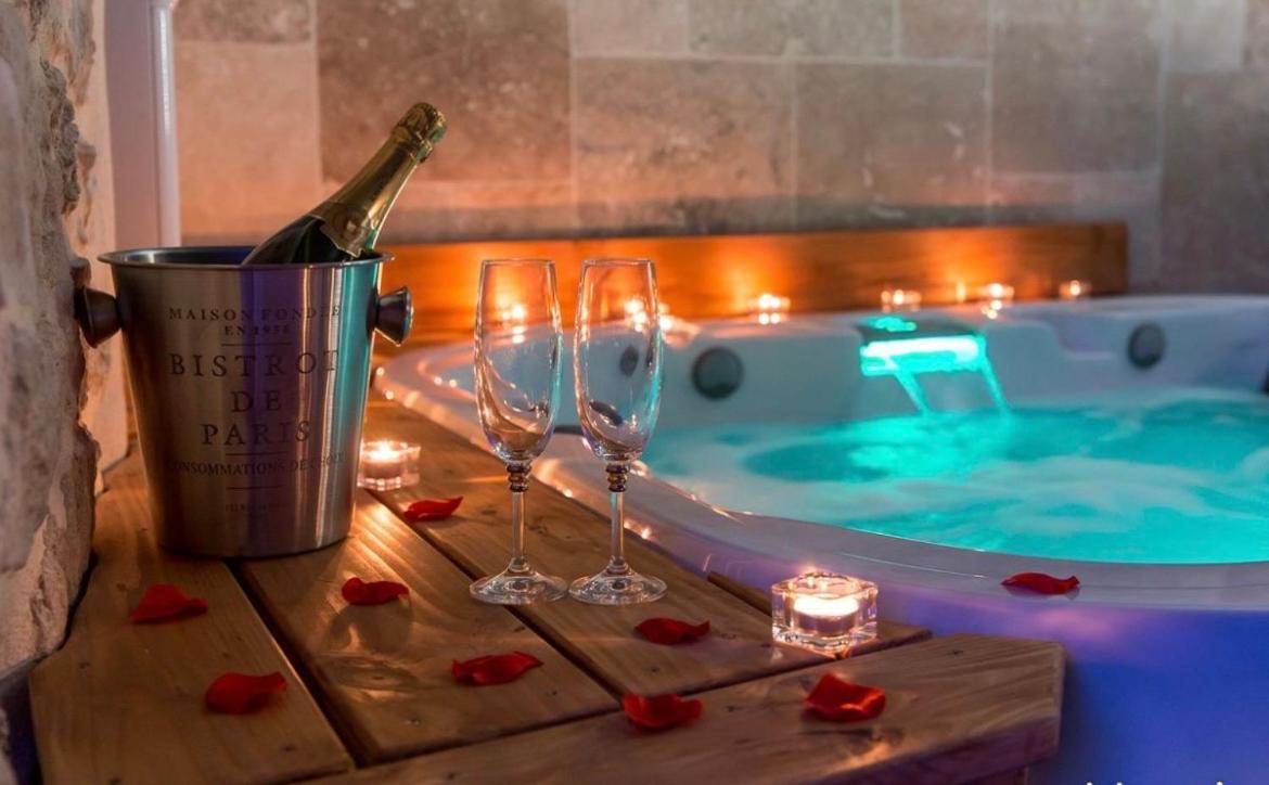 Jacuzzi Love Appartement *